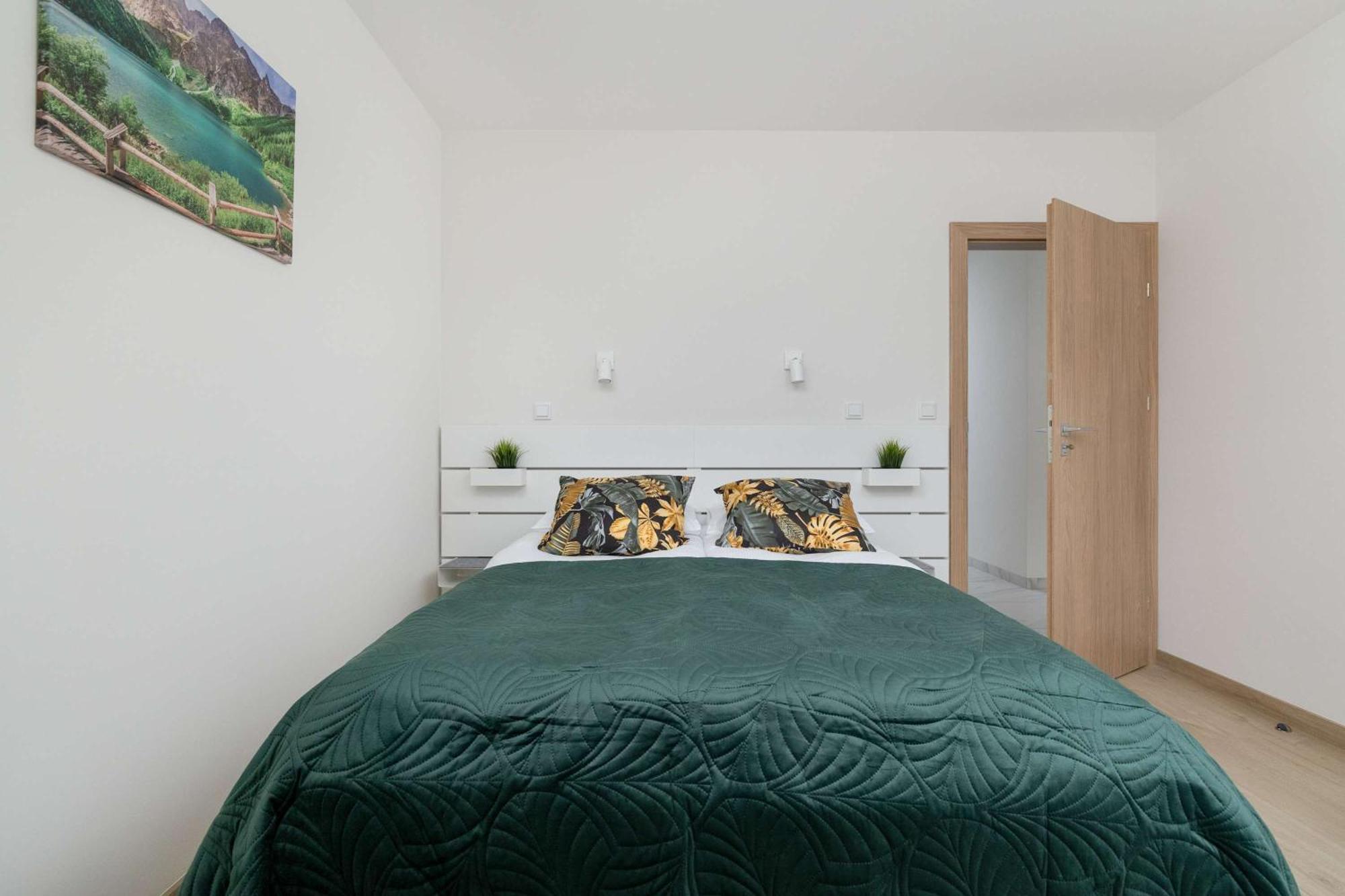 Cozy Apartments Laszkiewicza With Parking By Noclegi Renters Krasków Exterior foto